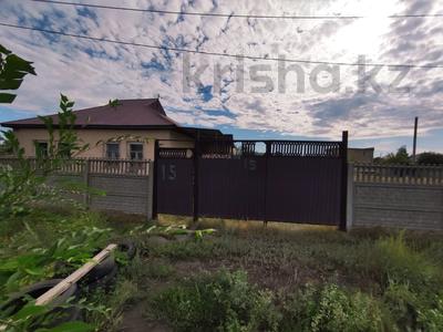 Отдельный дом · 4 комнаты · 104 м² · 10 сот., Набережная 15 за 28 млн ₸ в Аксу