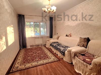 3-бөлмелі пәтер · 58.8 м² · 1/5 қабат, 18-шағынаудан, бағасы: 12.8 млн ₸ в Караганде, Алихана Бокейханова р-н