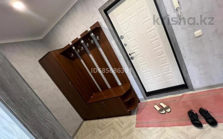 1-комнатная квартира · 42 м² · 5/5 этаж, Майкудук, Мкр Голубые пруды 13 — Школа, садик и больница рядом. за 12.5 млн ₸ в Караганде, Алихана Бокейханова р-н — фото 8