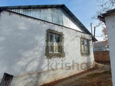 Үйдің бір бөлігі · 4 бөлме · 65 м² · 8 сот., Абай 17 — Базарбай ауылы, бағасы: 3 млн ₸ в Сарыкемере