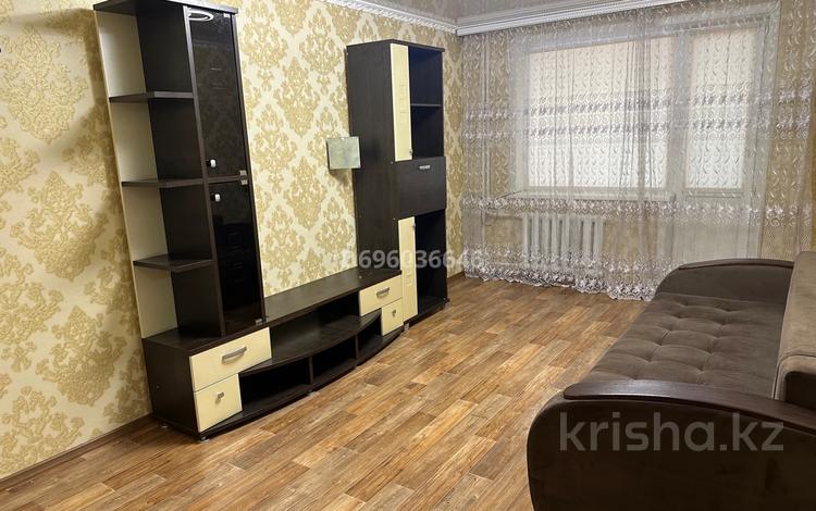 2-комнатная квартира, 50 м², 3/9 этаж помесячно, Камзина 164 — Ломова Камзина