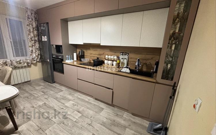 3-комнатная квартира · 87 м² · 5/5 этаж, Молдагуловой 17/3 — Куленовка за 28.5 млн ₸ в Усть-Каменогорске, Ульбинский — фото 2