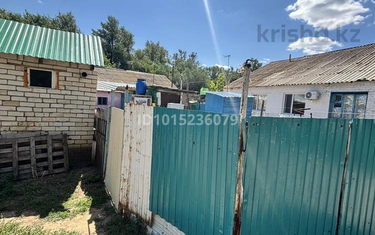 Часть дома · 2 комнаты · 36 м² · 36 сот., Мичурин 36 за 5 млн ₸ в Уральске — фото 2