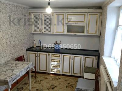Продажа домов и дачи в Жамбылской обл.: Отдельный дом · 3 комнаты · 100 м² · 12 сот., Тулендиева 40 за 15 млн 〒 Отдельный дом · 3 комнаты · 100 м² · 12 сот., Тулендиева 40 за 15 млн 〒 в Мерке