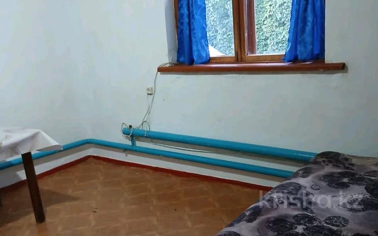 Часть дома · 1 комната · 38 м², Рахат 18б за 50 000 〒 в Актобе, мкр Авиагородок — фото 2