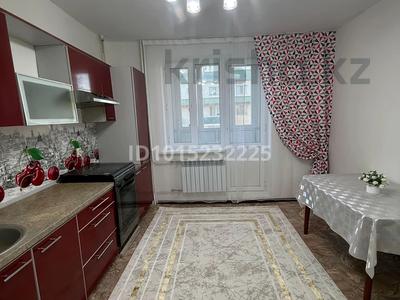 2-бөлмелі пәтер · 60 м² · 3/5 қабат, Нұрсая ш/а. 6 — За Спорт школой, напротив 5000 мелочей, бағасы: 18.8 млн ₸ в Атырау, мкр Нурсая