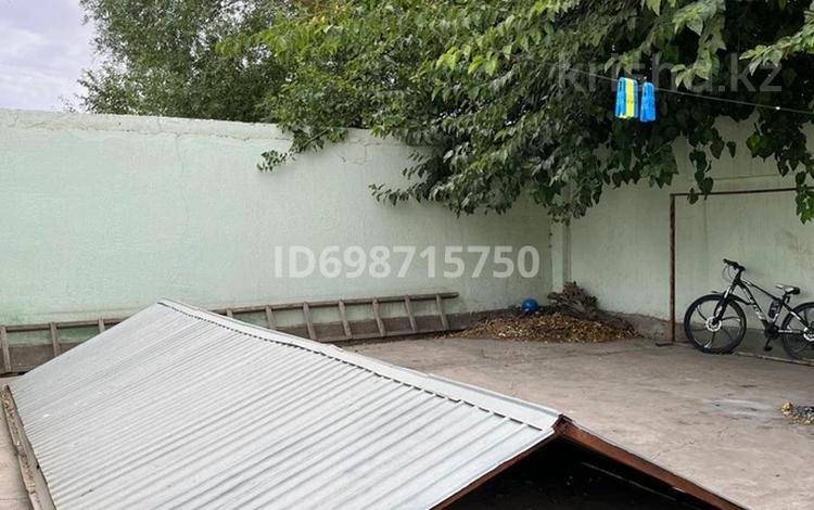 Гараж · 18 м² · Сманова 8 — Маслозавод Самұрық мектеп жақта, бағасы: 145 000 〒 в Сарыагаш — фото 2