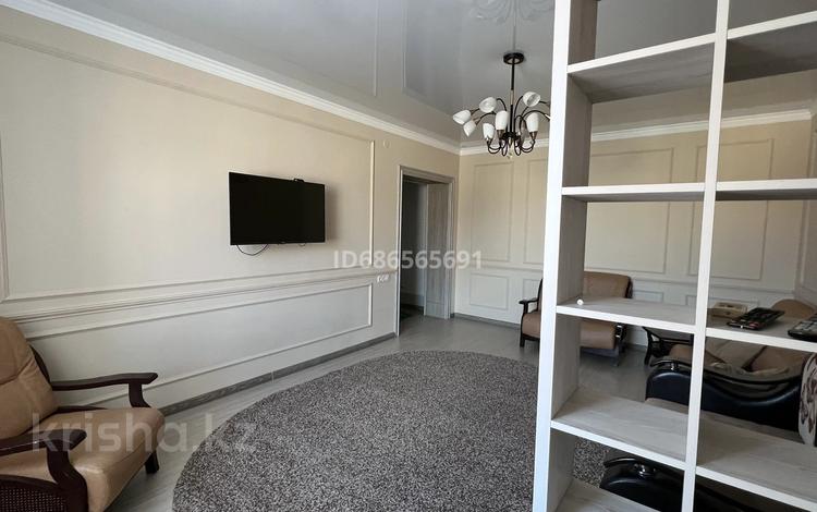 2-бөлмелі пәтер · 70 м² · 5/9 қабат, мкр. Алтын орда, Ораза Татеулы 5а — Ледовая арена, бағасы: 250 000 ₸ в Актобе — фото 3