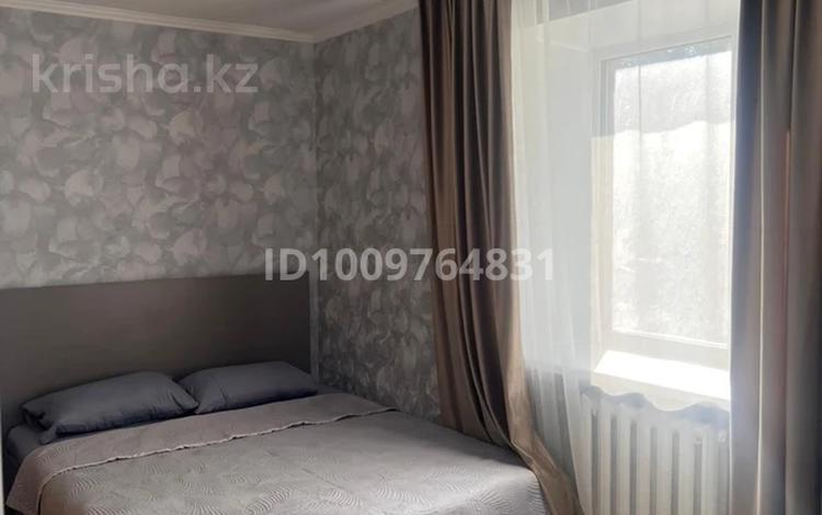 2-комнатная квартира · 50 м² · 2/5 этаж, 35 квартал 24 за 15 000 ₸ в Семее — фото 2