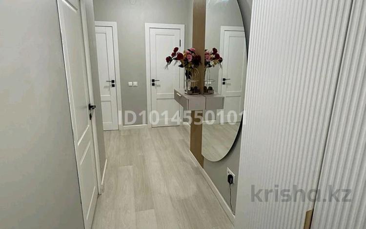 2-бөлмелі пәтер · 57 м² · 2/6 қабат, Исенова 85, бағасы: 36 млн ₸ в Атырау — фото 2