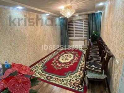 2-комнатная квартира · 66 м² · 2/5 этаж, мкр Аксай-2 22 за 250 000 〒 в Алматы, Ауэзовский р-н