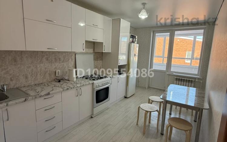 3-бөлмелі пәтер · 85 м² · 4/4 қабат, Микрорайон Береке, Микрорайон Береке 13, бағасы: 200 000 ₸ в Костанае — фото 2