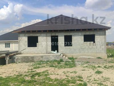 Отдельный дом · 5 комнат · 144 м² · 5 сот., 3 я — Напротив Ресторана Бахар за 19 млн 〒 в Кумтогане (Мирном)