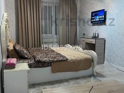 1-комнатная квартира · 35 м² · 1/5 этаж, Самал 45 — улица Бауыржан Момышулы за 8 000 ₸ в Таразе