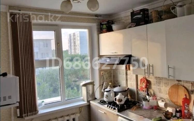 3-комнатная квартира · 62 м² · 4/5 этаж, мкр 5 106 за 18.5 млн ₸ в Актобе — фото 2