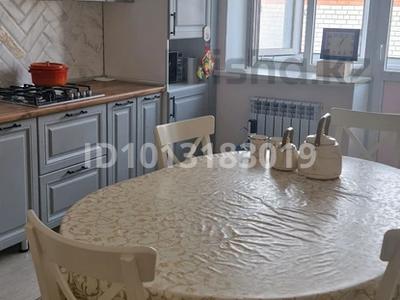 2-бөлмелі пәтер · 74 м², Нұрсая ш/а., Таумуш Жумагалиев 15, бағасы: 30 млн ₸ в Атырау, мкр Нурсая