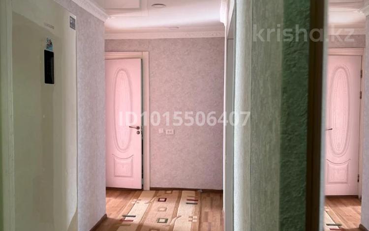3-комнатная квартира · 68.5 м² · 8/9 этаж, мкр 12 18 — Нурсат за 23.5 млн ₸ в Актобе — фото 2