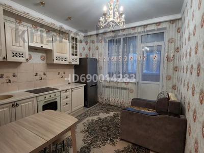 1-комнатная квартира, 40 м² по часам, Кошкарбаева 32/1 за 2 500 〒 в Астане, Алматы р-н