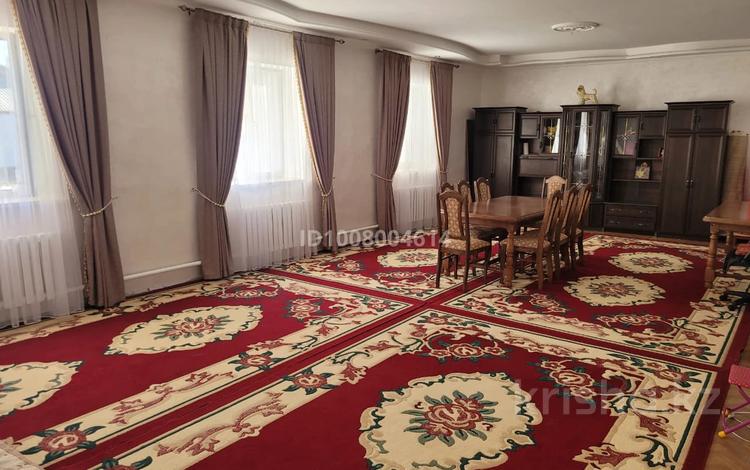 Часть дома · 4 комнаты · 180 м² · 10 сот., мкр Атырау, Куби Куспанов 15 за 30 млн ₸ — фото 2