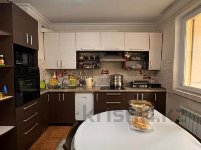3-комнатная квартира · 80 м² · 1/10 этаж, мкр Аксай-4 за 60 млн ₸ в Алматы, Ауэзовский р-н
