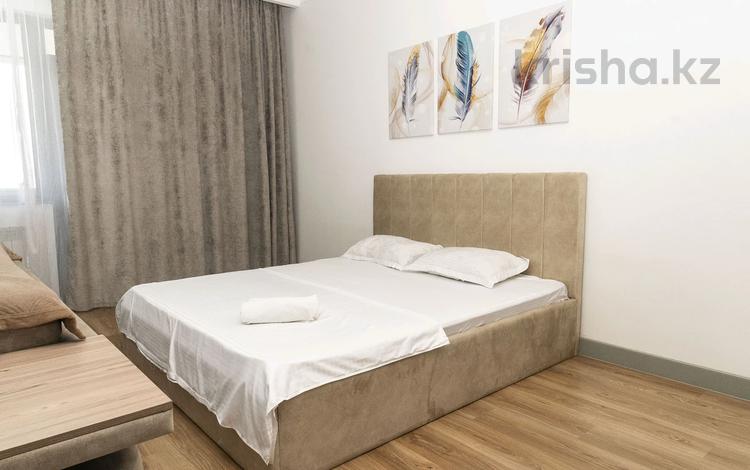 2-комнатная квартира · 95 м² · 9/14 этаж, Мкр. Самал-3 15 за 40 000 〒 в Алматы, Медеуский р-н — фото 2