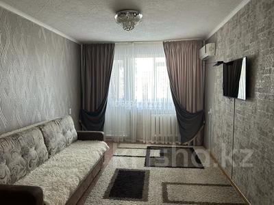 2-комнатная квартира, 46 м², 3/5 этаж помесячно, Жданова за 120 000 〒 в Уральске