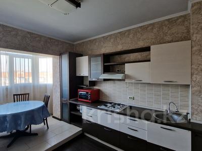 2-комнатная квартира · 63 м² · 9/9 этаж, мкр Жетысу-2 23 — Саина за 300 000 ₸ в Алматы, Ауэзовский р-н