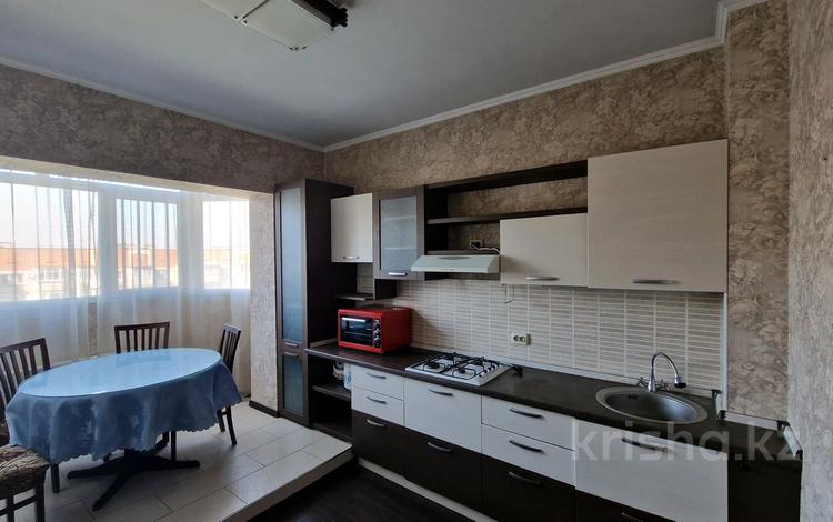 2-комнатная квартира · 63 м² · 9/9 этаж, мкр Жетысу-2 23 — Саина за 300 000 ₸ в Алматы, Ауэзовский р-н — фото 2