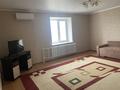 2-бөлмелі пәтер, 80 м², 5/5 қабат ай сайын, мкр Жана Орда 22, бағасы: 150 000 〒 в Уральске, мкр Жана Орда — фото 3