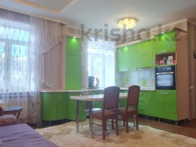 3-комнатная квартира · 59.1 м² · 2/2 этаж, Жамбыла 12 за 27 млн 〒 в Караганде, Казыбек би р-н