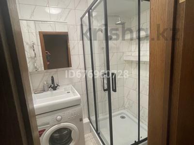 2-бөлмелі пәтер, 56 м², 2/12 қабат ай сайын, мкр Аксай-1 15 А, бағасы: 250 000 〒 в Алматы, Ауэзовский р-н