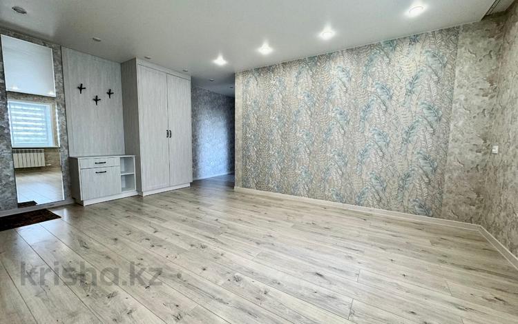 3-бөлмелі пәтер · 62 м² · 1/5 қабат, Сортировка, Локомотивная, бағасы: 15.9 млн ₸ в Караганде, Алихана Бокейханова р-н — фото 3