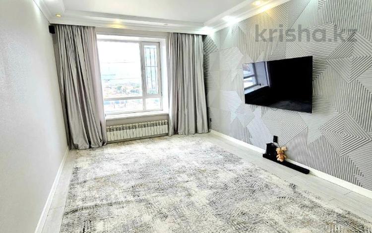 3-комнатная квартира, 92.4 м², 8/10 этаж, Кумисбекова 11 — Джангильдина