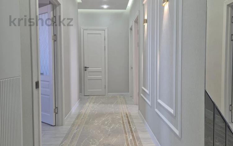 4-комнатная квартира · 102 м² · 14/17 этаж, Нажмеденова 29/2 за 65 млн 〒 в Астане — фото 20