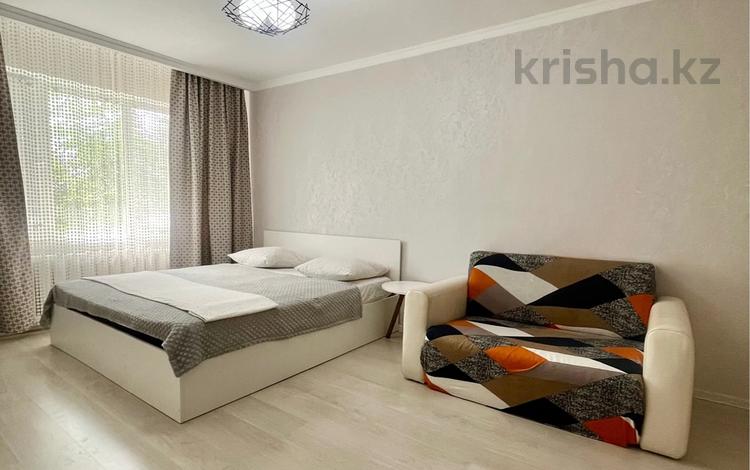 1-комнатная квартира · 35 м² · 1/5 этаж, Авангард 17 за 12 000 ₸ в Атырау, мкр Авангард-4 — фото 20