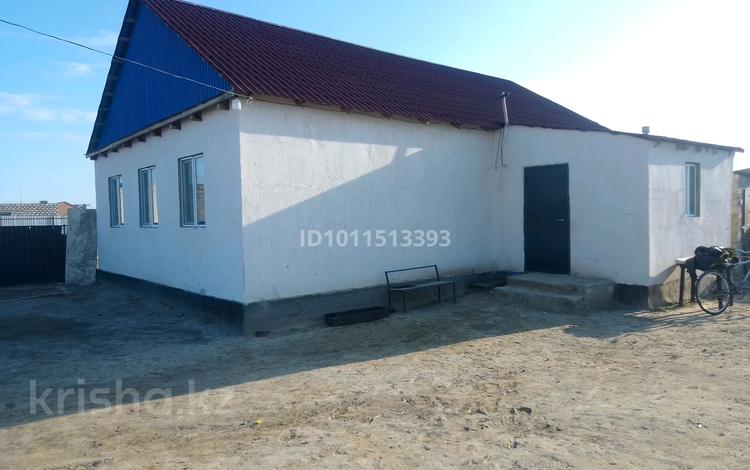 Отдельный дом · 3 комнаты · 110 м² · 8 сот., мкр Ракуша, 6 54 — 22 за 18 млн ₸ в Атырау — фото 2