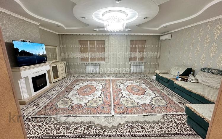 3-бөлмелі пәтер · 118.4 м² · 2/6 қабат, 31Б мкр, 31Б ш/а. 19/40 — орталықта орналасқан,мектеп садик бәрі қасында, бағасы: 37.5 млн ₸ в Актау — фото 2