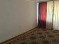 3-комнатная квартира · 60 м² · 3/5 этаж, мкр Омега, Молдашева 39 за 140 000 ₸ в Уральске — фото 2