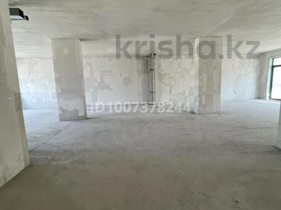 4-бөлмелі пәтер · 178.6 м² · 2/3 қабат, Ондасынова 1/1, бағасы: 250 млн ₸ в Алматы, Медеуский р-н