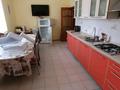 Отдельный дом · 7 комнат · 330 м² · , Ул.С.Каженбаева, угол М.Горький 1 — Возле школа Ленина, кафе Минутка, очень тихая улица за ~ 62.6 млн ₸ в Атырау — фото 4