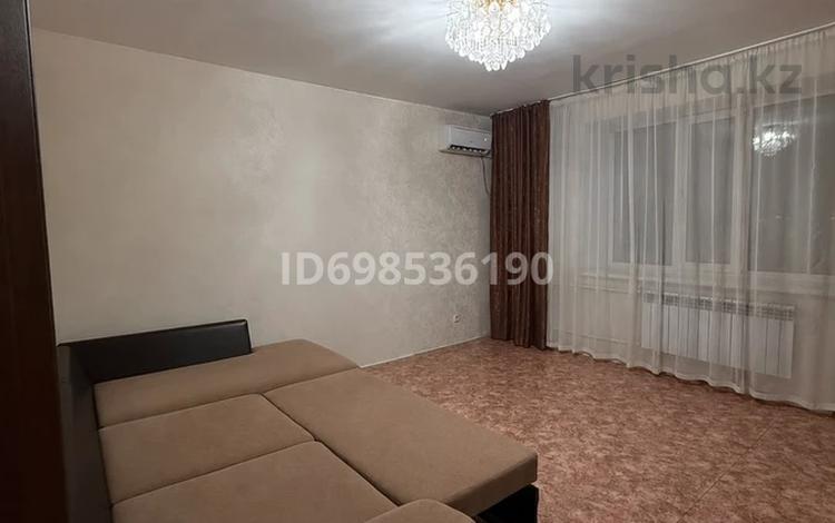 1-комнатная квартира · 54 м² · 4/5 этаж, Дружба народов 4/6 за 130 000 ₸ в Аксае — фото 2