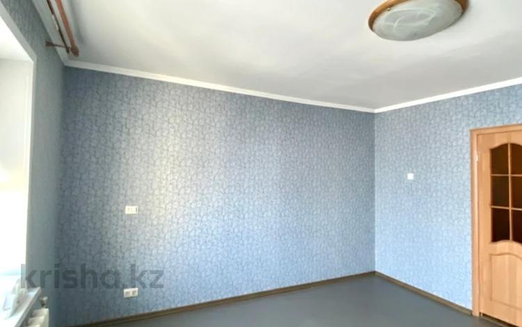 4-бөлмелі пәтер · 82.3 м² · 9/9 қабат, ШАКАРИМА — ЦЕНТР, бағасы: 32 млн ₸ в Семее — фото 5