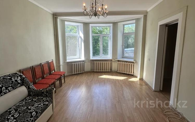 3-комнатная квартира · 60 м², Воинов Интернационалистов 2 за 26 млн ₸ в Караганде, Казыбек би р-н — фото 2