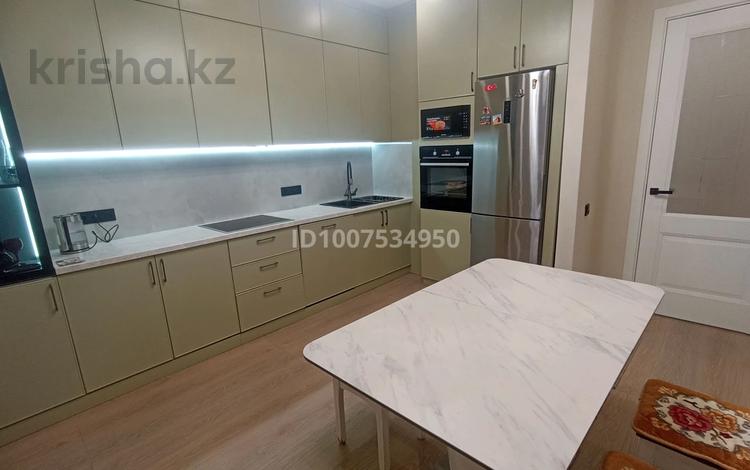 2-бөлмелі пәтер · 76 м² · 2/9 қабат, Утеген батыра 11 — Толе би, Утеген батыра, бағасы: 400 000 ₸ в Алматы, Ауэзовский р-н — фото 2