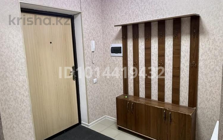2-бөлмелі пәтер · 61 м² · 7/16 қабат, мкр Шымсити 32 — Прямо перед домом находятся школа, детский сад и медицинский центр * В шаговой доступности — 2 больших парка для прогулок и отдыха * Рядом расположены Дворец «Қызғалдақ» и ТРЦ City Mall, бағасы: 25 млн ₸ в Шымкенте, Абайский р-н — фото 2