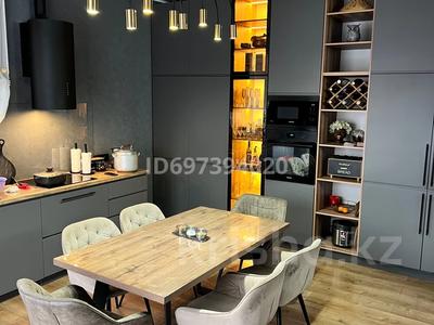 Отдельный дом · 5 комнат · 360 м² · 10 сот., Жанторе Абишева за 200 млн 〒 в Караганде, Казыбек би р-н