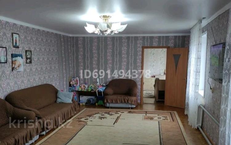 2-комнатный дом помесячно, 75 м², Шевцовой 112 — Мамыр за 100 000 〒 в Кокшетау — фото 8