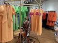 Готовый бизнес - магазин женской одежды, 80 м² за 4 млн 〒 в Атырау — фото 2