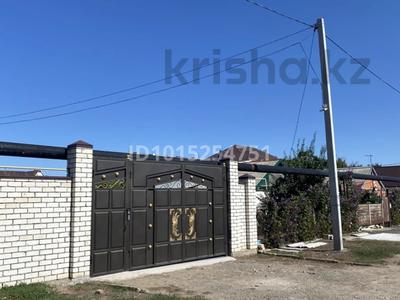 Жеке үй · 5 бөлме · 240 м² · 6 жүзд., Алматы 237 — Саперная, бағасы: 55 млн ₸ в Уральске