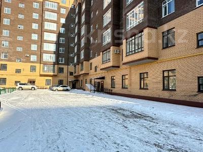 2-комнатная квартира, 72.2 м², 6/10 этаж, Абулхаирхана за 23 млн 〒 в Уральске